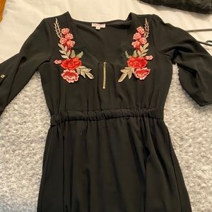 Agaci dress with floral embroidery. Knee length